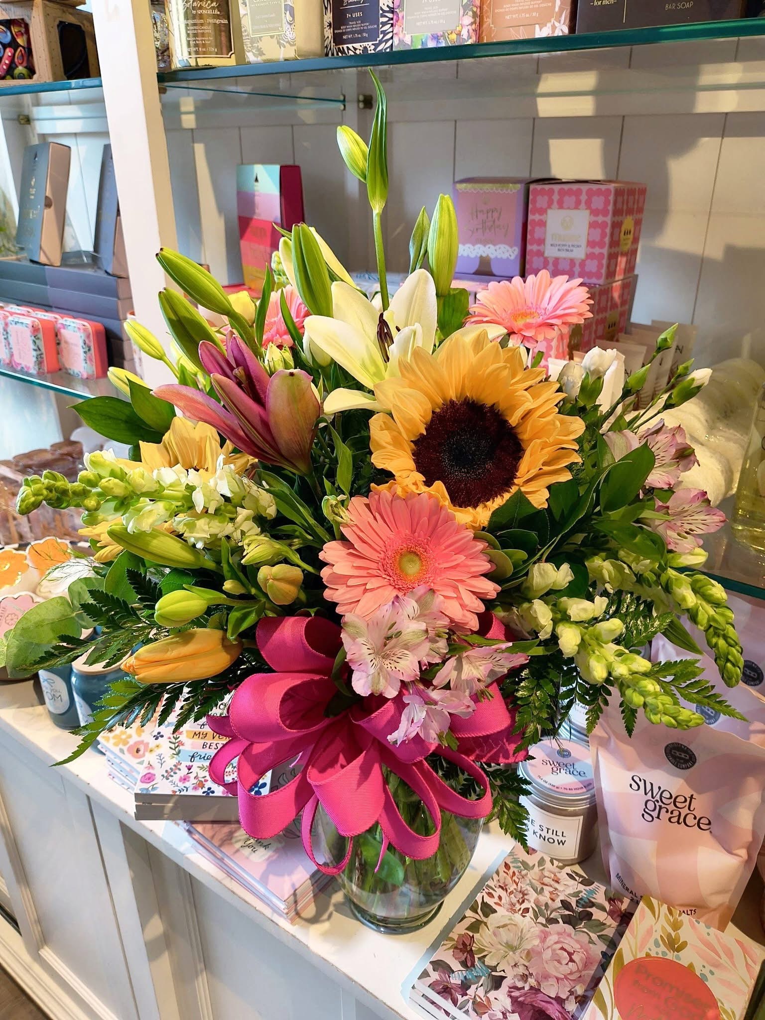 Everyday mixed seasonal arrangement